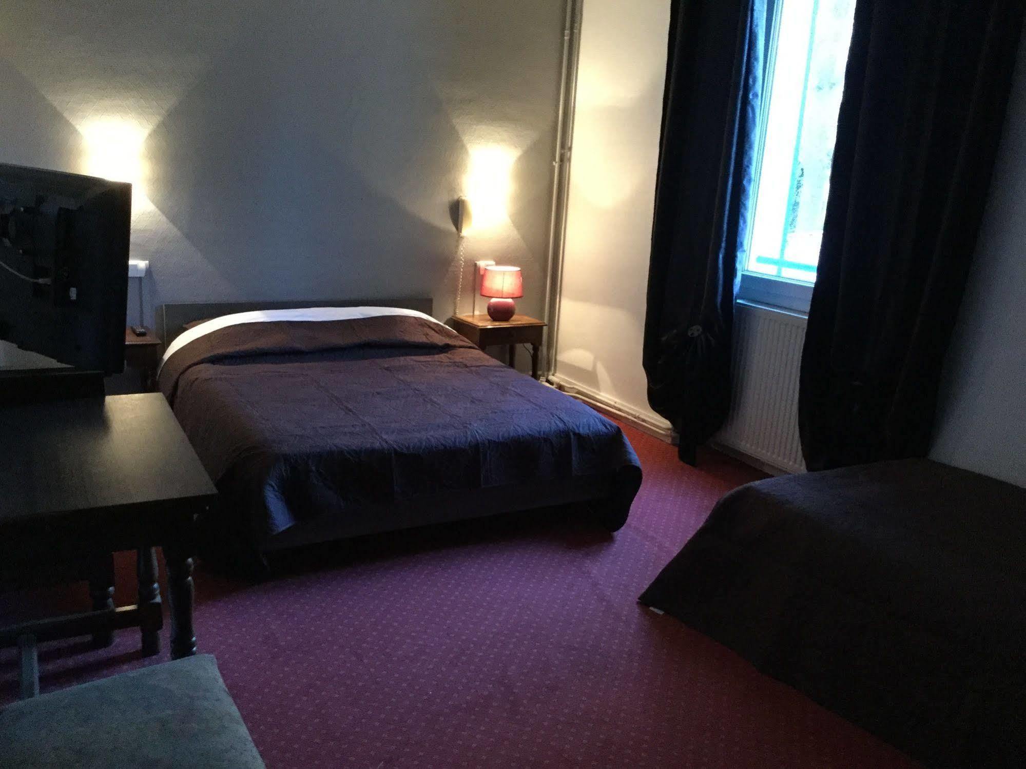 Hotel St Charles Рамбуйе Екстериор снимка