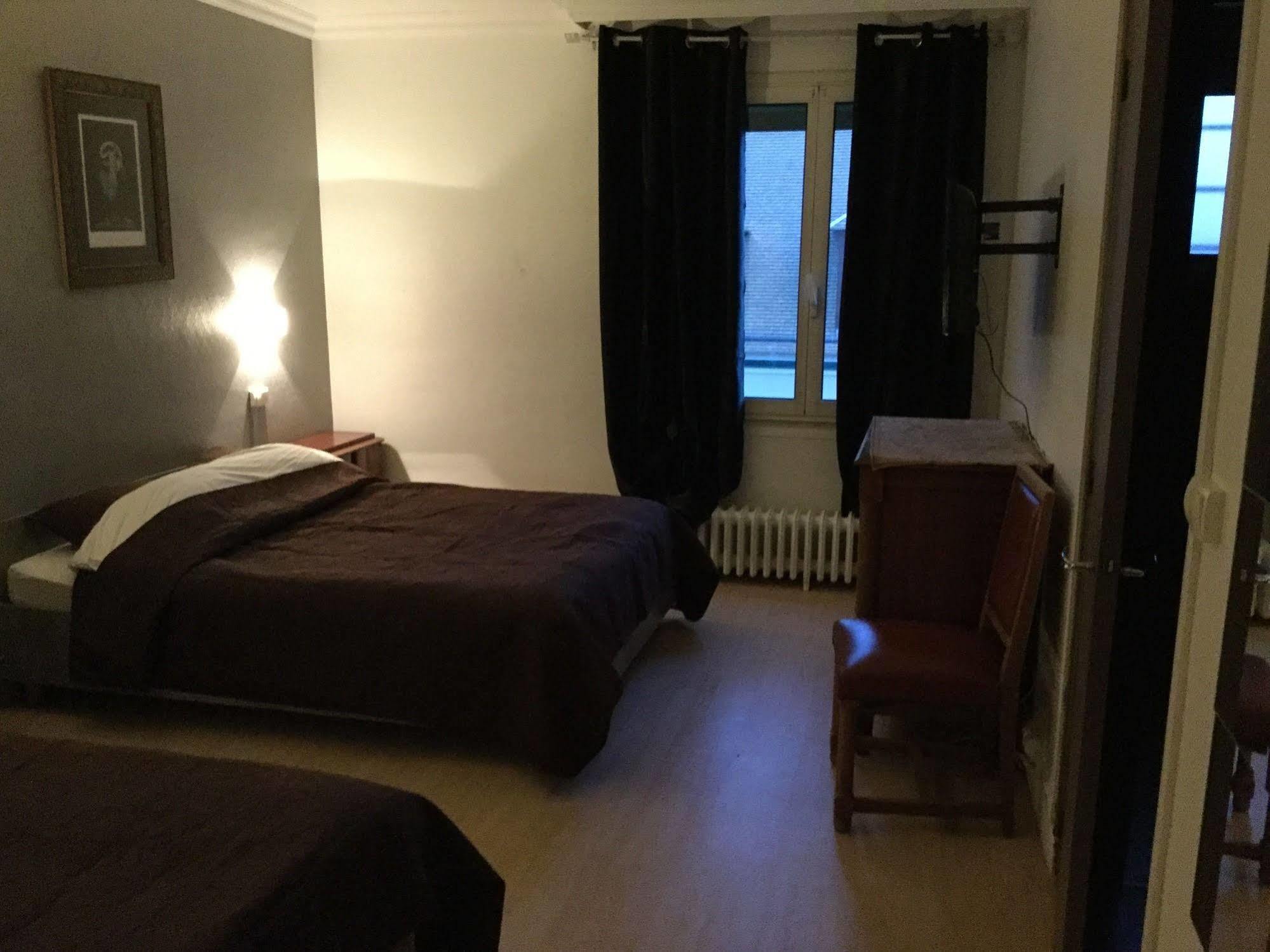Hotel St Charles Рамбуйе Екстериор снимка